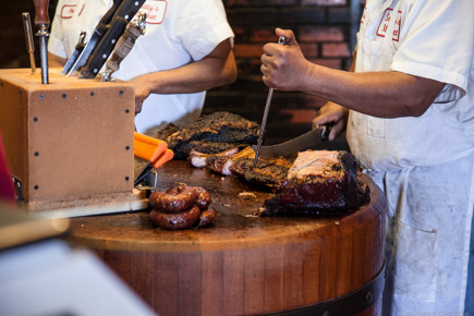 Smitty's BBQ / Slicing Rable